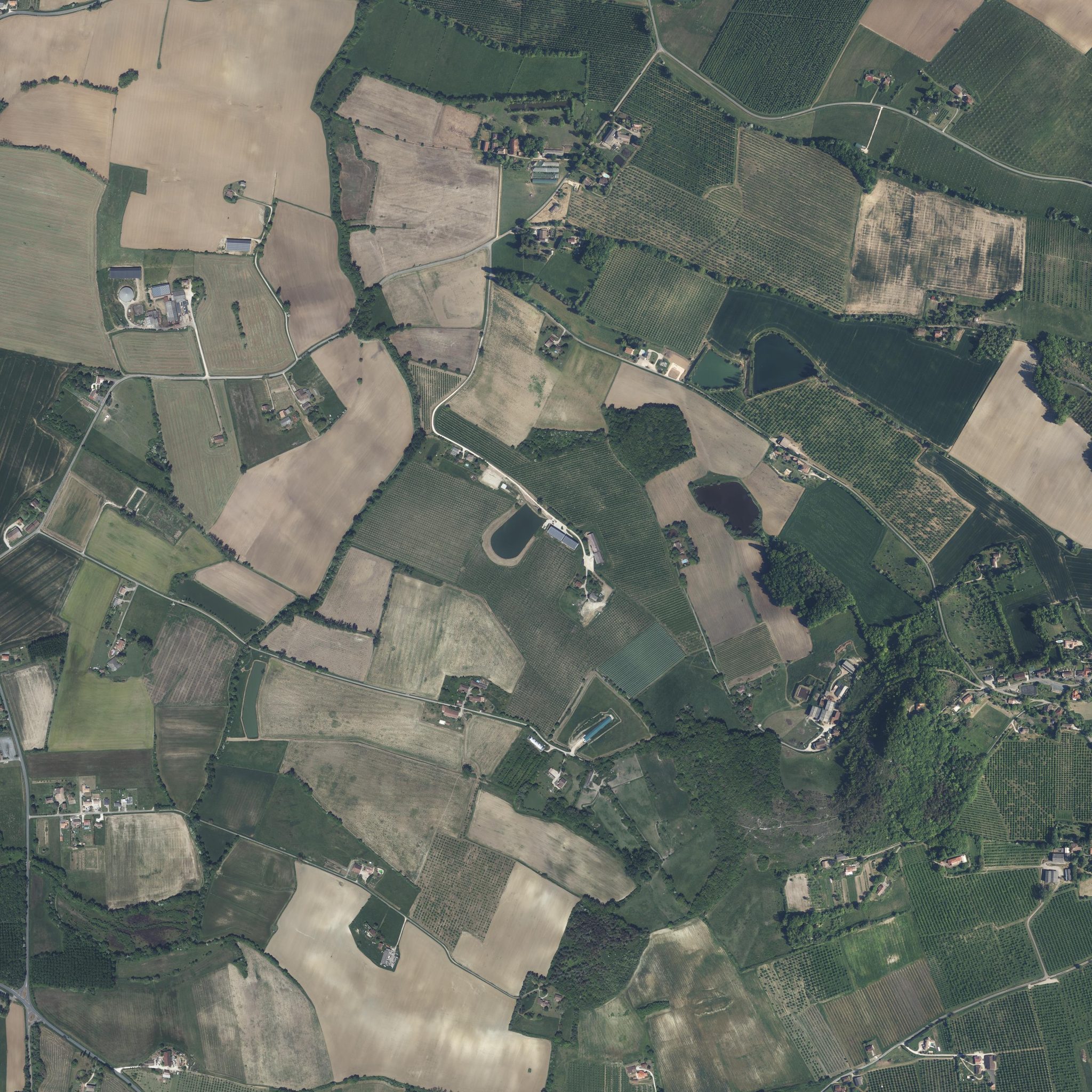 Monclar vu du ciel, orthophotographie IGN, 2,56 km de côté